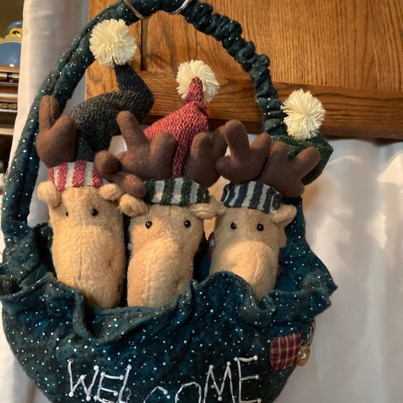 WREATH OR BASKET CAN USE AS EITHER CHRISTMAS READY - Picture 6 of 8